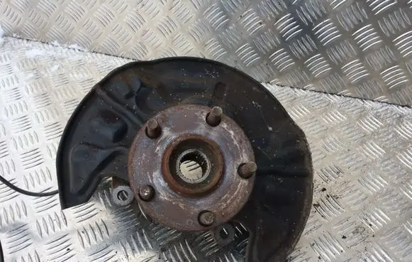 Toyota Corolla Verso AR10 Front wheel hub spindle knuckle