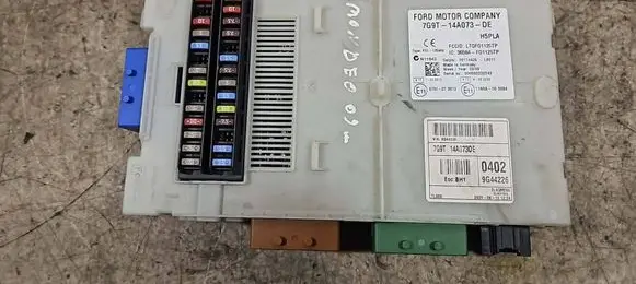 Ford Mondeo MK IV Fuse module 7G9T14A073DE 97RI010012 LTQF01125TP