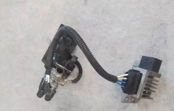 Renault Master III Glow plug pre-heat relay 271203982R 101712211