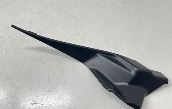 Subaru Crosstrek III Wiper trim S92101680 91423FL01A