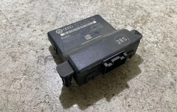 Volkswagen Golf V Other control units/modules 1K0907530F 1K0907951
