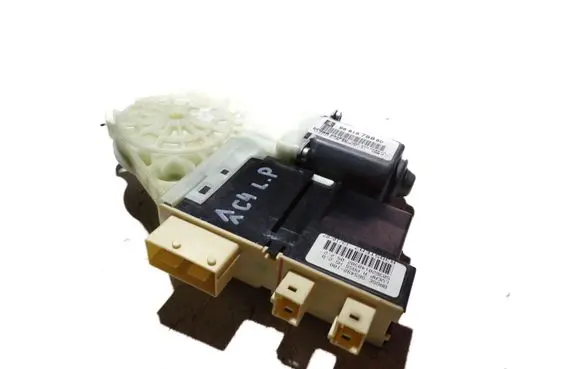 Citroen C4 I Front door window regulator motor 9681575880