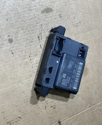 Mercedes-Benz Sprinter W906 Door control unit/module A9068200226 9068200226