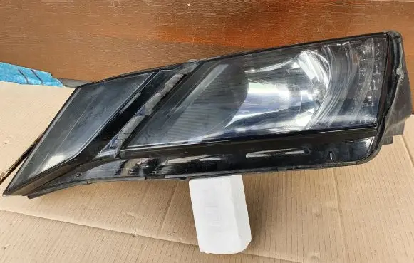 Skoda Octavia Mk3 (5E) Headlight/headlamp 5E1941015C
