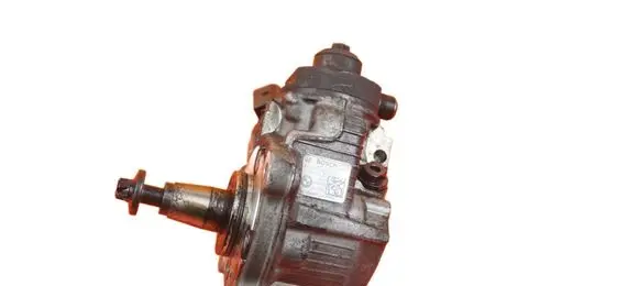 BMW 5 E60 E61 Fuel injection high pressure pump 7807495 N47D20A