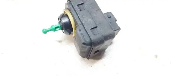 Headlight level adjustment motor