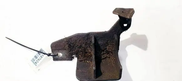 Volvo S70 V70 V70 XC Engine mounting bracket