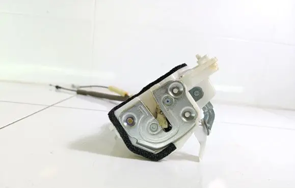 Mazda CX-3 Rear door lock G04G10L K80K 5G13D0613