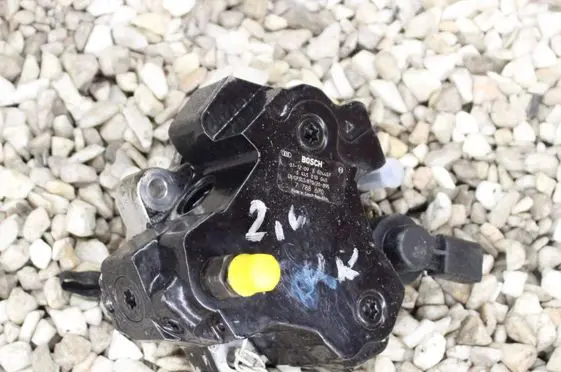 BMW 3 E90 E91 Fuel injection high pressure pump 7788670 0445010045