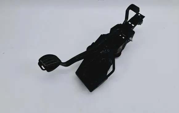 Peugeot 3008 II Brake pedal 9807994480