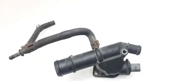 Volkswagen PASSAT B6 Engine coolant pipe/hose 03L121132