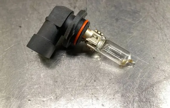 Volvo S60 Headlight part 9005HB3U