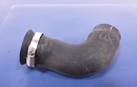 Audi A4 S4 B7 8E 8H Air intake hose/pipe 8E0145837G