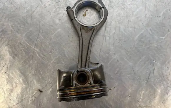 BMW X5M E70 Piston with connecting rod 7603480