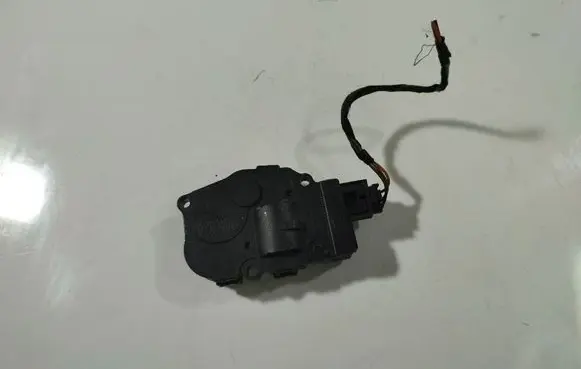 Mercedes-Benz A W169 Air flap motor/actuator 06102004