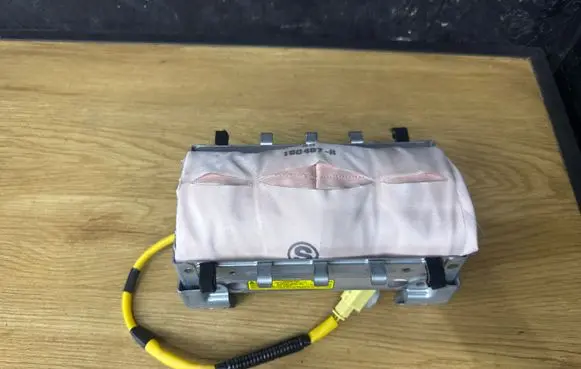 Toyota Auris 150 Passenger airbag 305810420AB