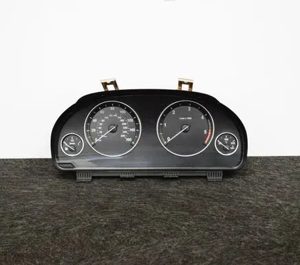 BMW 5 F10 F11 Speedometer (instrument cluster) 9227616