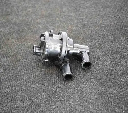 Toyota RAV 4 (XA40) Electric auxiliary coolant/water pump 0641001301