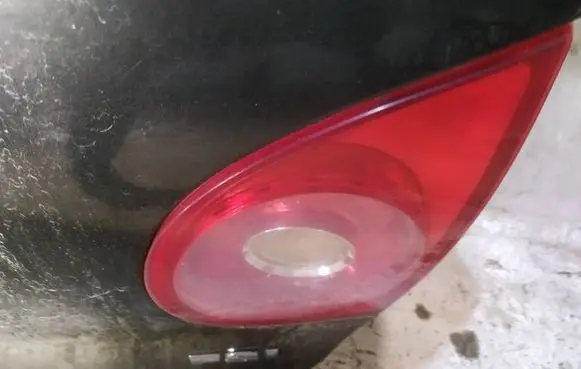 Tailgate rear/tail lights