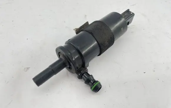 Audi A6 S6 C6 4F Headlight washer pump 3B7955681