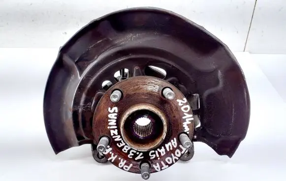 Toyota Auris E180 Front wheel hub F62L5 8954302061