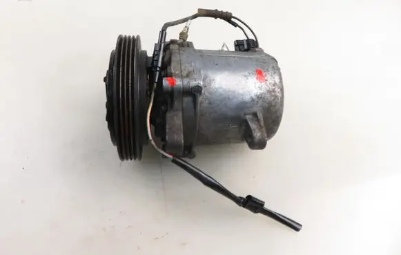 Suzuki Grand Vitara I Air conditioning (A/C) compressor (pump) 9520170CG0