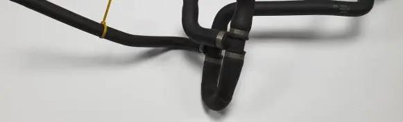 Land Rover Range Rover L322 Engine coolant pipe/hose JHB501250