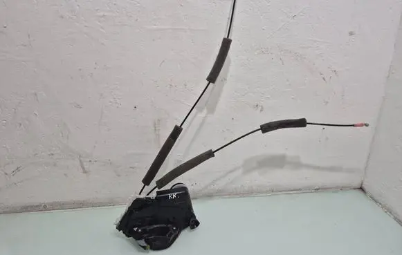 Subaru Outback (BT) Front door lock PB111120M4
