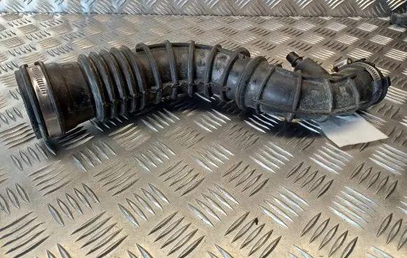 Renault Kangoo II Turbo air intake inlet pipe/hose 165762992R