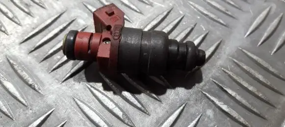 Audi A4 S4 B5 8D Fuel injector 078133551ba