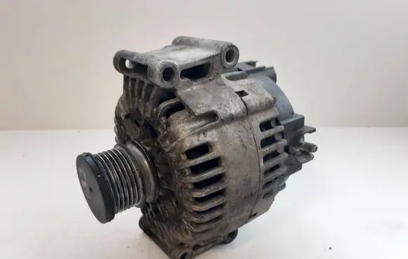 Mercedes-Benz C W204 Generator/alternator TG15C130 180521 P0562218