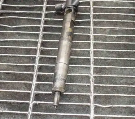 Mercedes-Benz C W204 Fuel injector