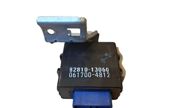 Toyota Corolla Verso AR10 Day light relay 8281013060 8264212050 0617004240