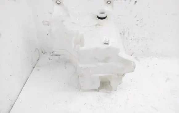 Windshield washer fluid reservoir/tank