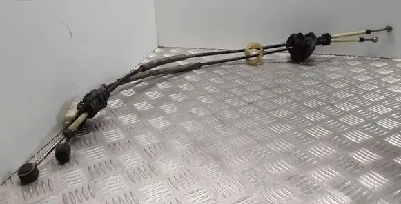 Gear shift cable linkage