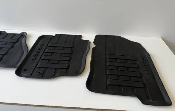 Nissan Navara D23 Car floor mat set