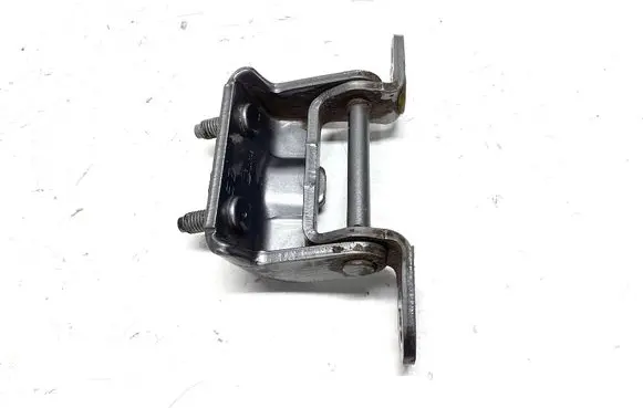 Nissan Navara D23 Rear door lower hinge A047742