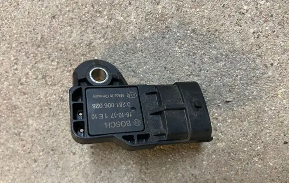 Alfa Romeo Giulia Air pressure sensor 0281006028