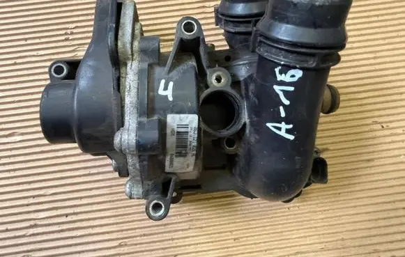 Volkswagen Jetta USA Water pump 06J121026AC 9400000251