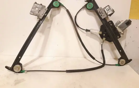 Peugeot 206 CC Front door window regulator with motor 