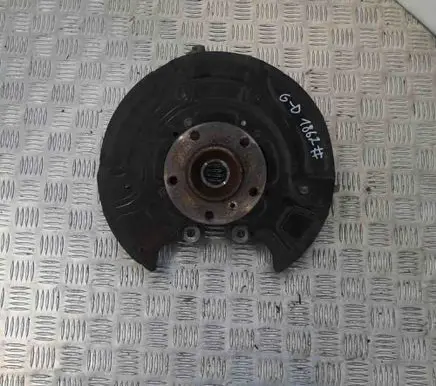 Rear wheel hub
