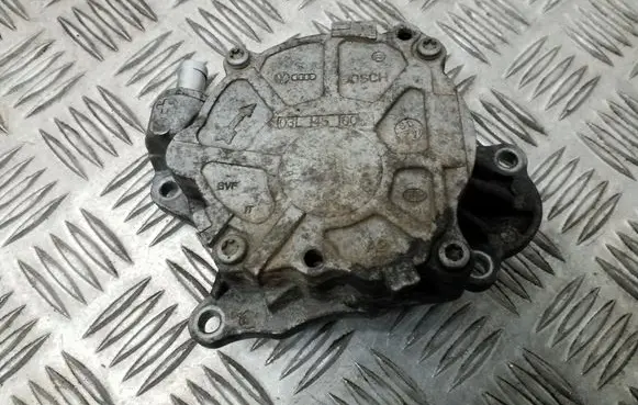 Volkswagen PASSAT B7 Vacuum pump 03L145100
