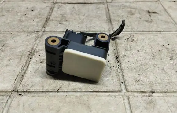 BMW 1 E81 E87 Airbag deployment crash/impact sensor 6911003 0285003900