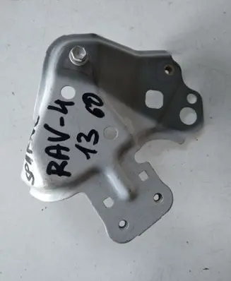 Toyota RAV 4 (XA40) Fender mounting bracket