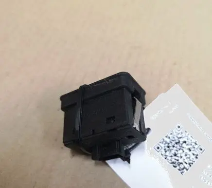BMW 5 E39 Electric window control switch 8368974