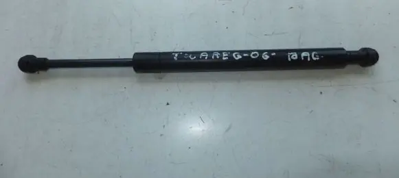 Volkswagen Touareg I Tailgate strut 7L6845587A