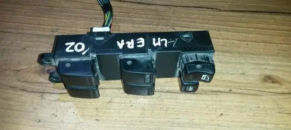 Nissan Almera N16 Electric window control switch
