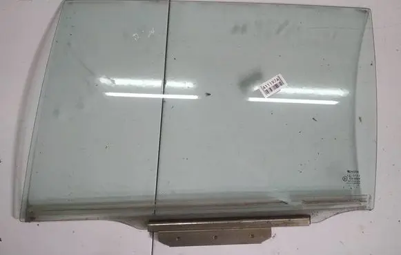 Toyota Avensis T250 Rear door window glass AS2