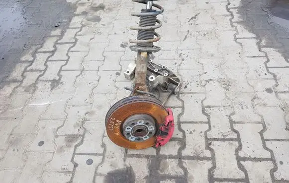 Volkswagen Golf V Front wheel hub spindle knuckle