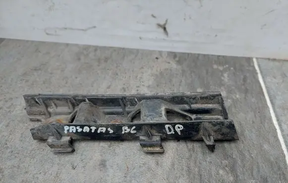Volkswagen PASSAT B6 Front bumper mounting bracket 3C0907184